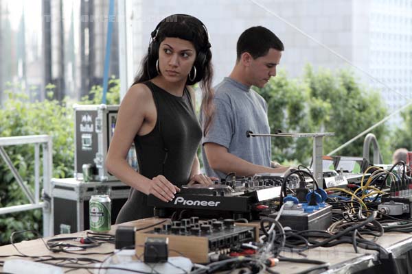 NGUZUNGUZU - 2012-05-27 - PARIS - Parc de la Villette - 